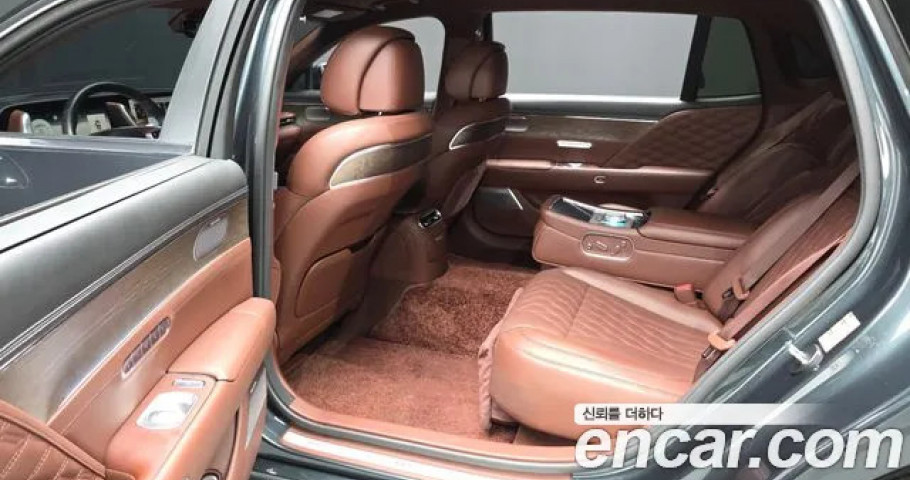 Genesis G90 