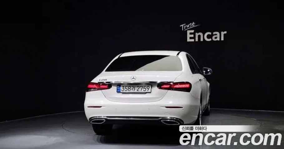 Mercedes-Benz E-Class 