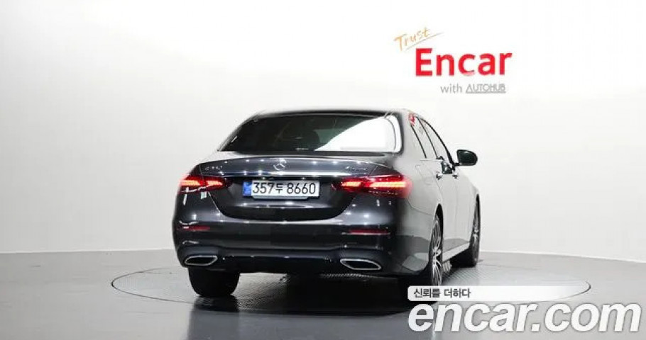 Mercedes-Benz E-Class 