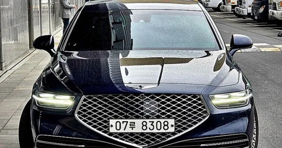 Genesis G90 