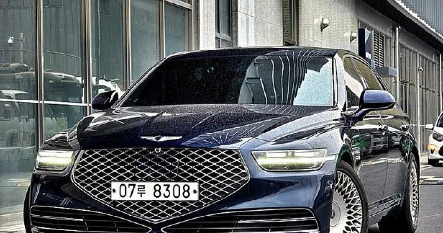 Genesis G90 