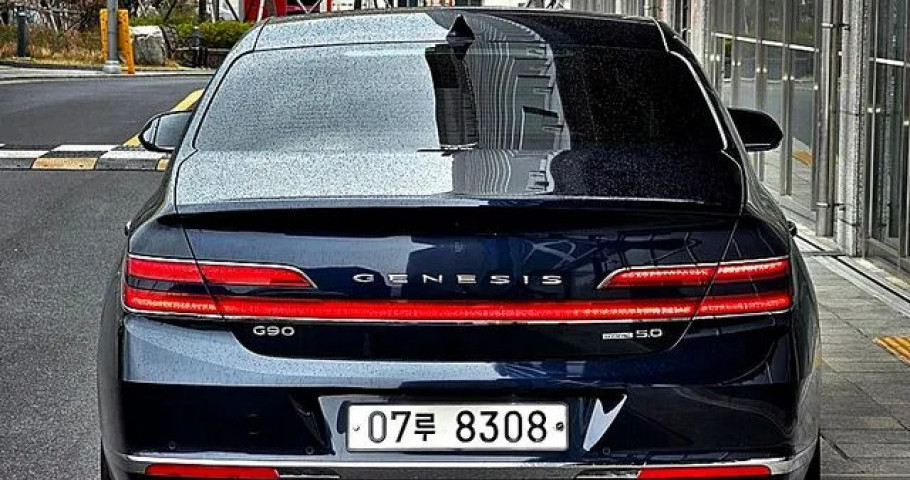 Genesis G90 