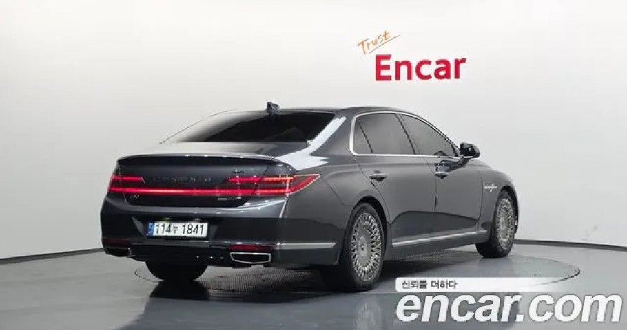 Genesis G90 