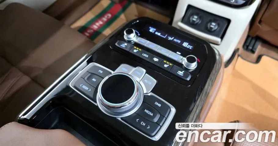 Genesis G90 