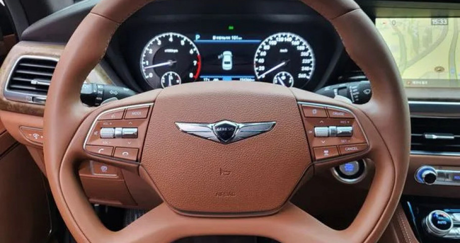 Genesis G90 