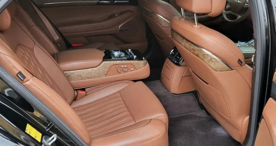 Genesis G90 