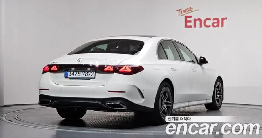 Mercedes-Benz E-Class 