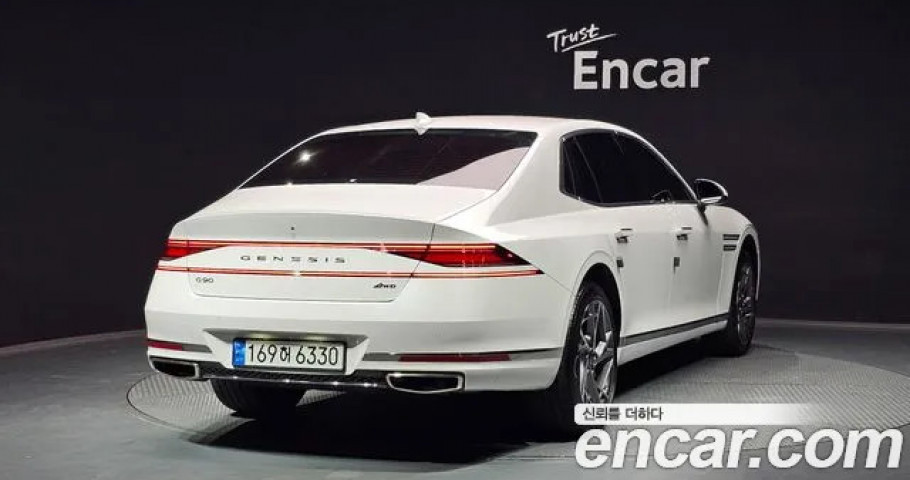 Genesis G90 