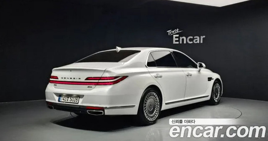 Genesis G90 