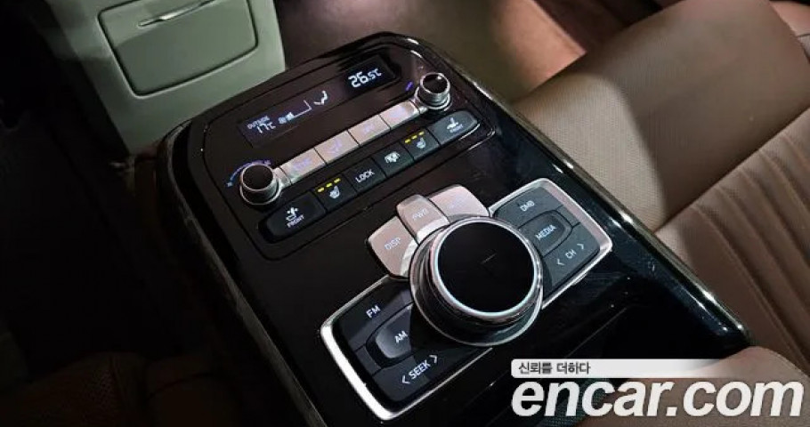 Genesis G90 