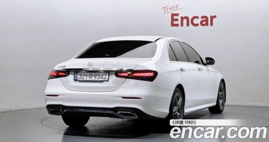 Mercedes-Benz E-Class 
