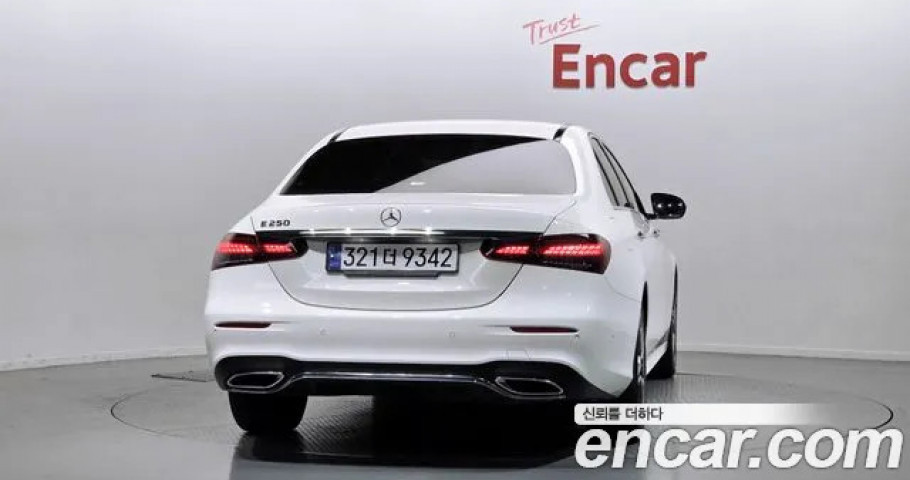 Mercedes-Benz E-Class 