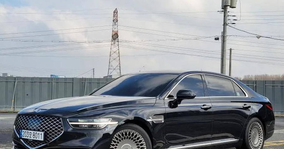 Genesis G90 