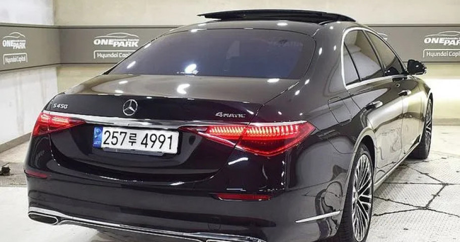 Mercedes-Benz S-Class 