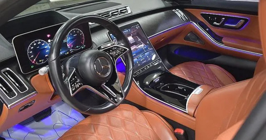 Mercedes-Benz S-Class 