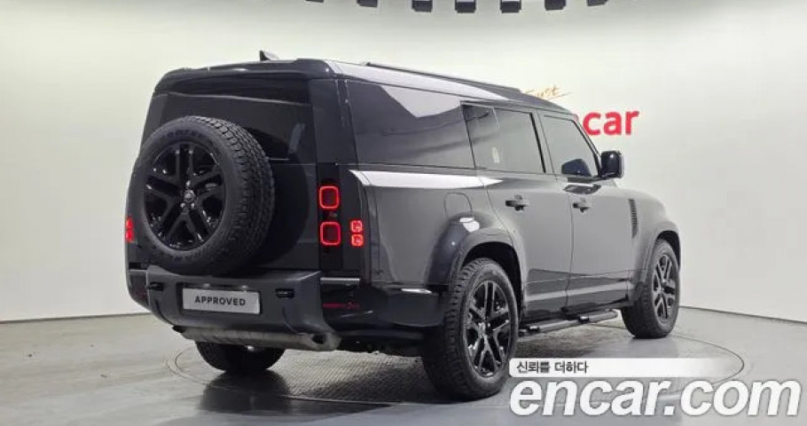 Land Rover Defender 