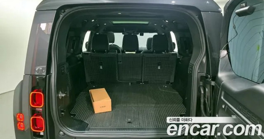 Land Rover Defender 