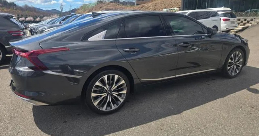 Kia K8 