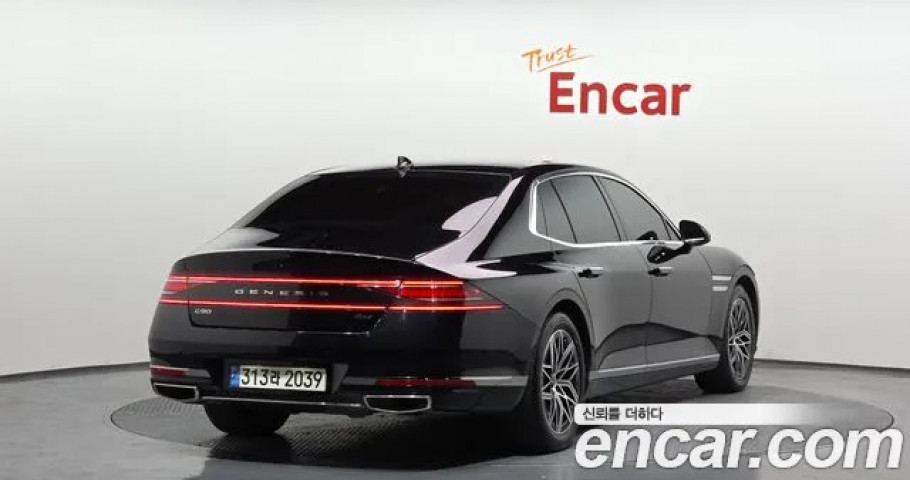 Genesis G90 
