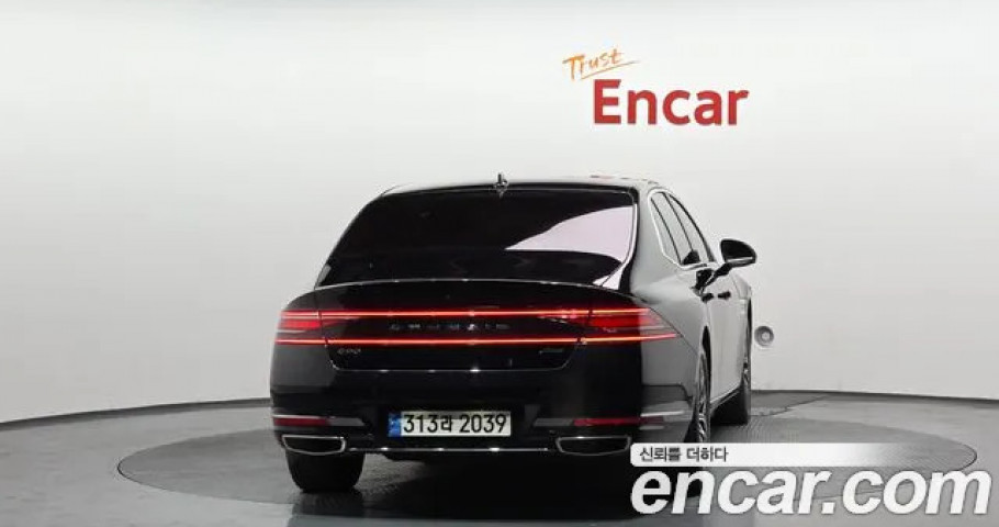 Genesis G90 