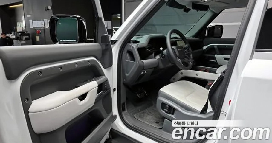 Land Rover Defender 