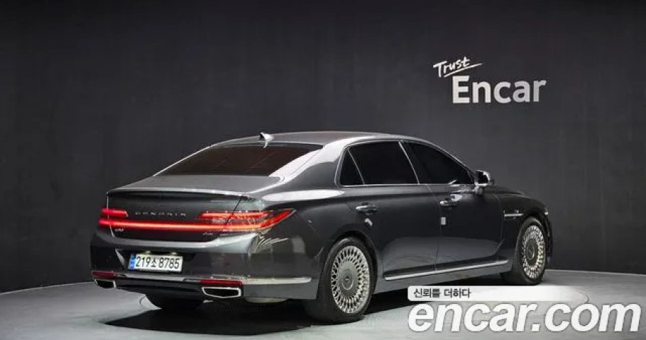 Genesis G90 