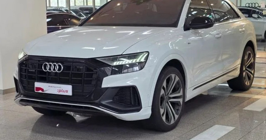 Audi Q8 