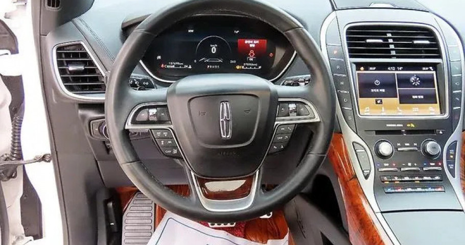 Lincoln Nautilus 