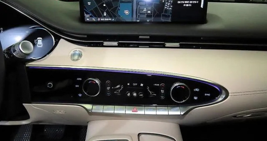 Genesis Gv70 