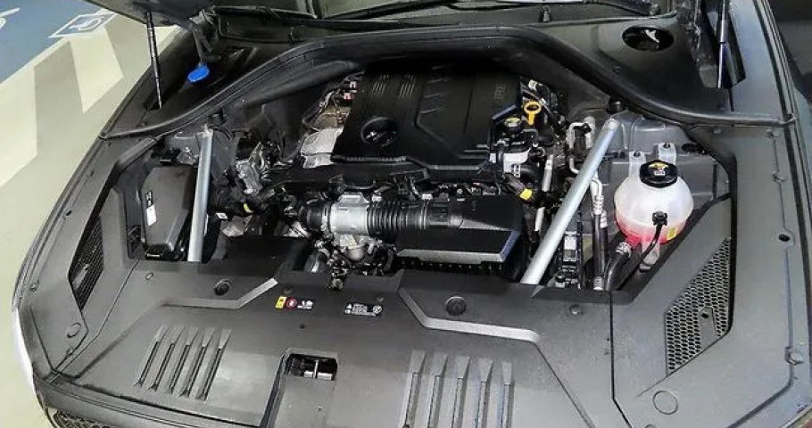 Genesis Gv70 