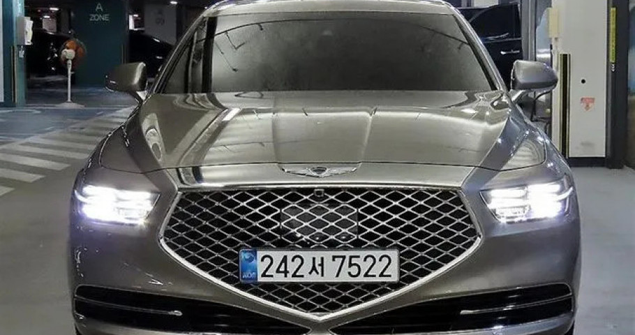 Genesis G90 