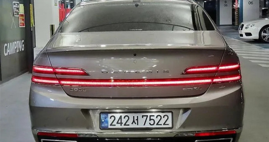 Genesis G90 