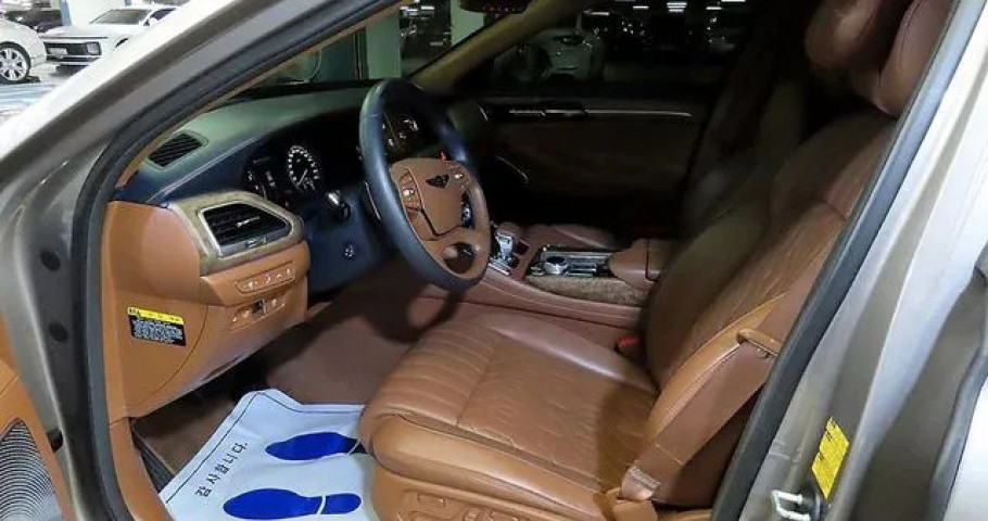 Genesis G90 
