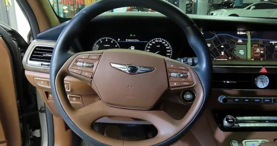 Genesis G90 