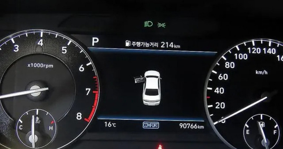 Genesis G90 