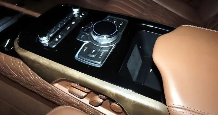 Genesis G90 