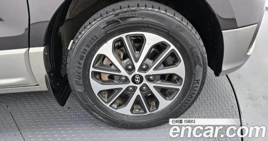Hyundai Starex 