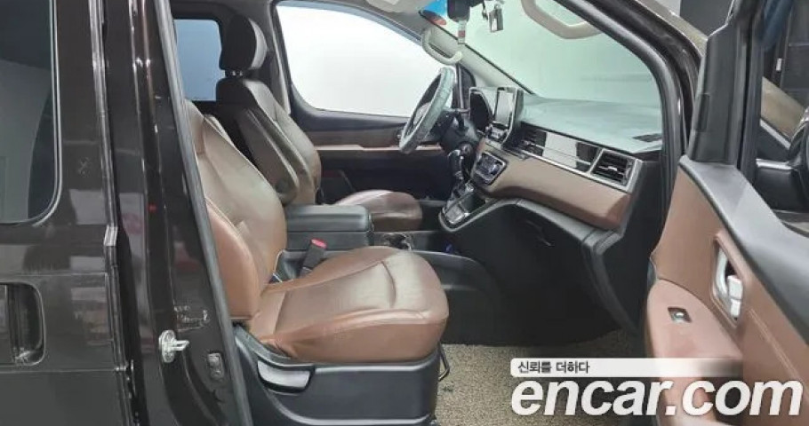 Hyundai Starex 