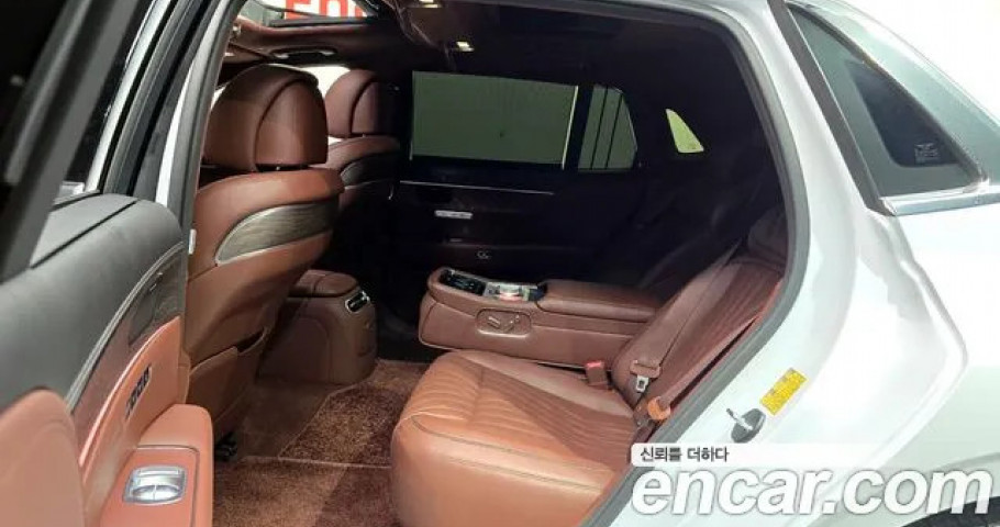 Genesis G90 