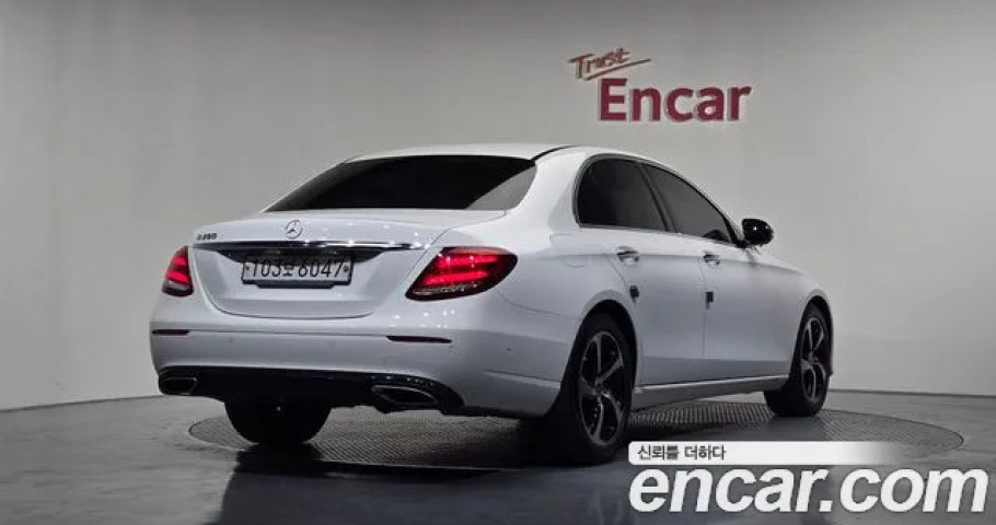 Mercedes-Benz E-Class 