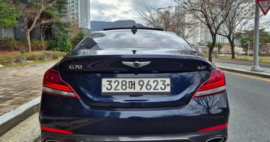 Genesis G70 