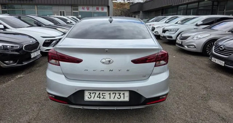 Hyundai Avante (Elantra) 