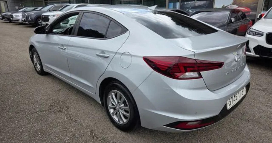 Hyundai Avante (Elantra) 