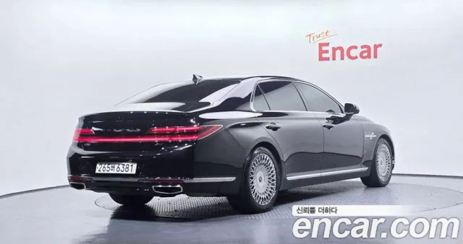 Genesis G90 