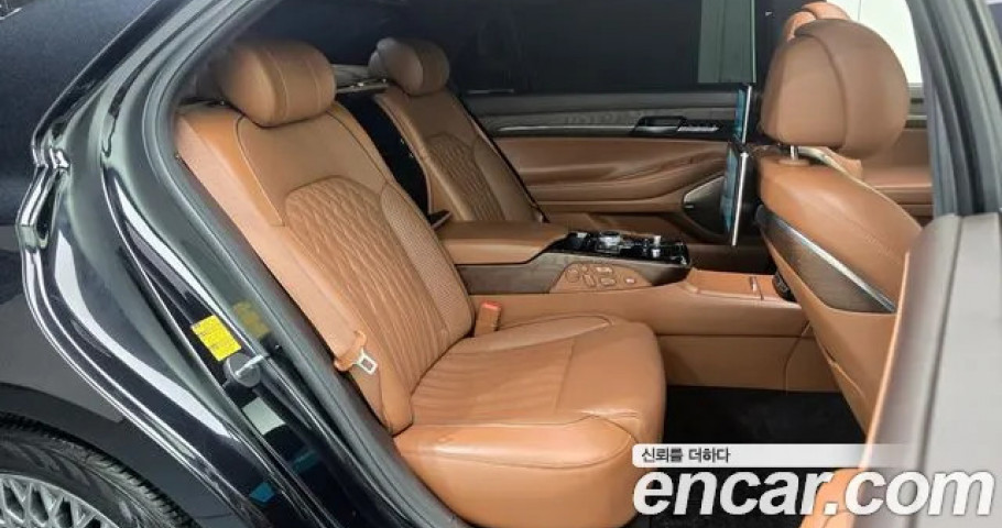 Genesis G90 