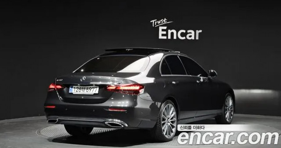 Mercedes-Benz E-Class 