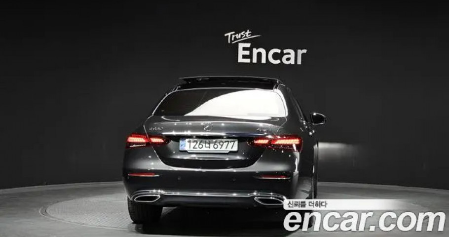 Mercedes-Benz E-Class 