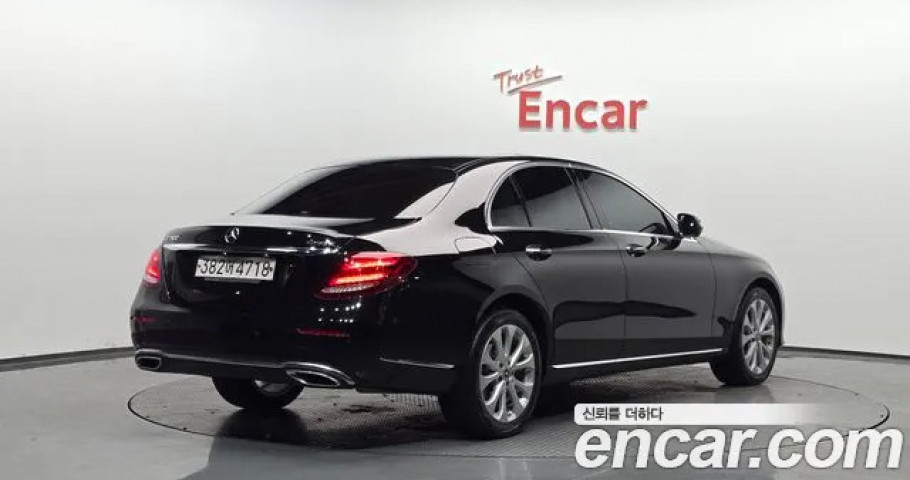 Mercedes-Benz E-Class 