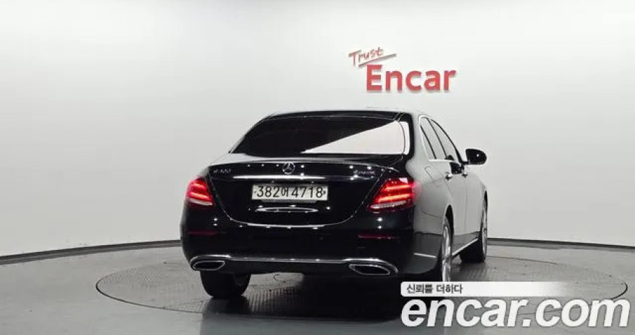Mercedes-Benz E-Class 
