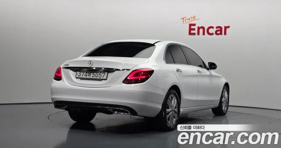 Mercedes-Benz C-Class 